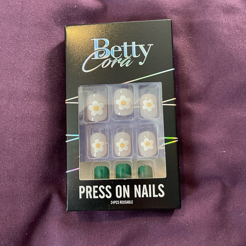 🖤 Pick Any 3/$30 Sale Betty Cora Press On Nails